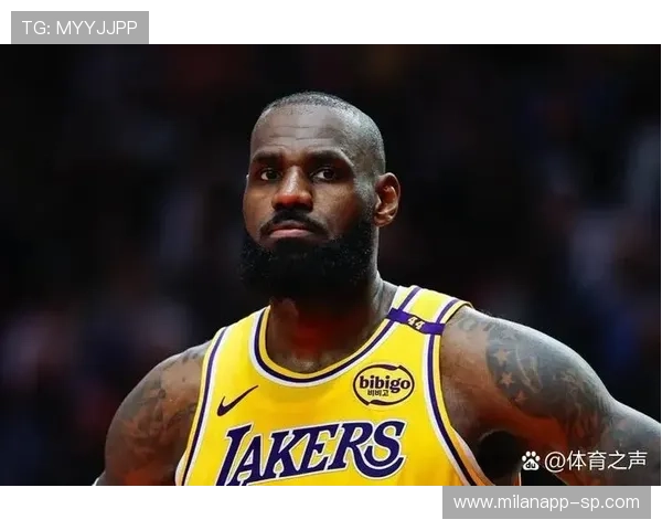 NBA巅峰对决：抢断后一条龙飞扣的震撼瞬间